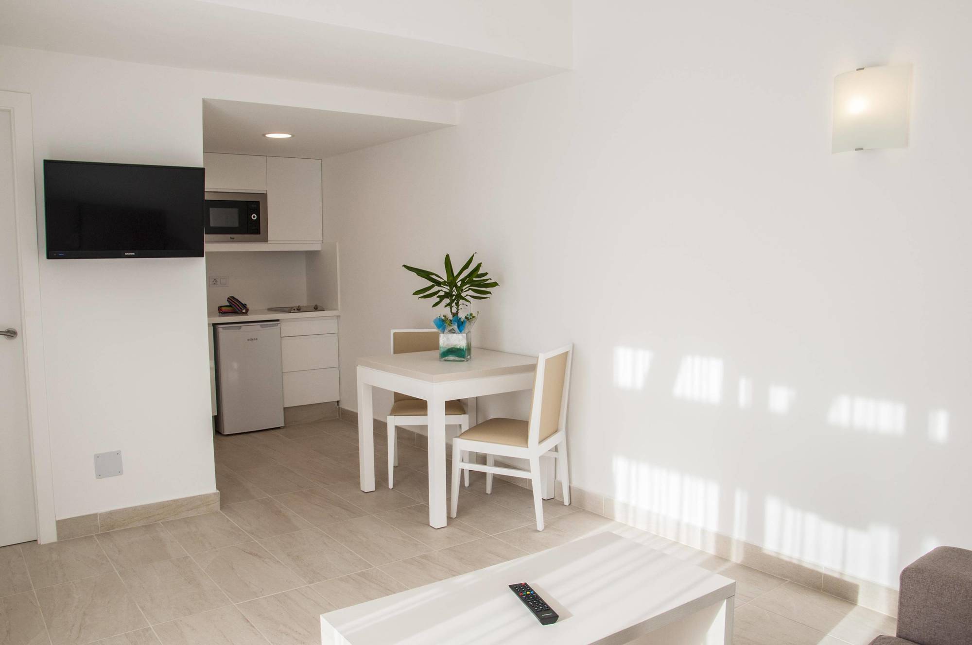 Aparthotel Sagitario Menorca Mar Adults Only Cala en Bosch Zewnętrze zdjęcie